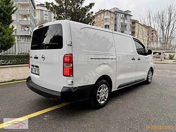 2022 BOYASIZ VİVARO DİZEL-OTOMATİK ÇİFT SÜRGÜ UZUN ŞASE %20kdv