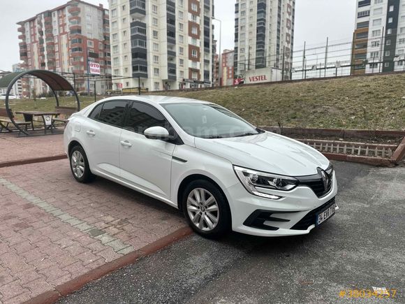 Sahibinden Renault Megane 1.3 TCe Joy 2021 Model 