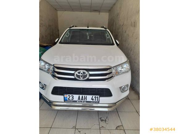 Sahibinden Toyota Hilux 2.4 D-4D 4x2 Adventure 2018 Model  56.000 km Beyaz