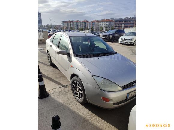 Sahibinden Ford Focus 1.6 Ghia 2001 Model