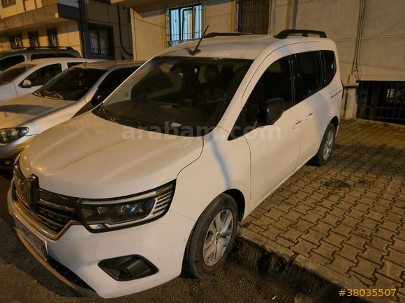 Sahibinden Renault Kangoo Multix 1.3 TCe Iconic 2024 Model