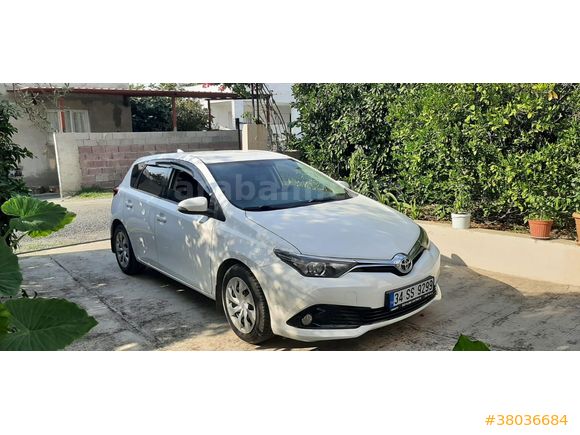 Sahibinden Toyota Auris 1.33 Life 2016 Model  165.000 km Beyaz