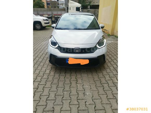 Sahibinden Honda Jazz 1.5 Hybrid Elegance 2024 Model  8.750 km Beyaz