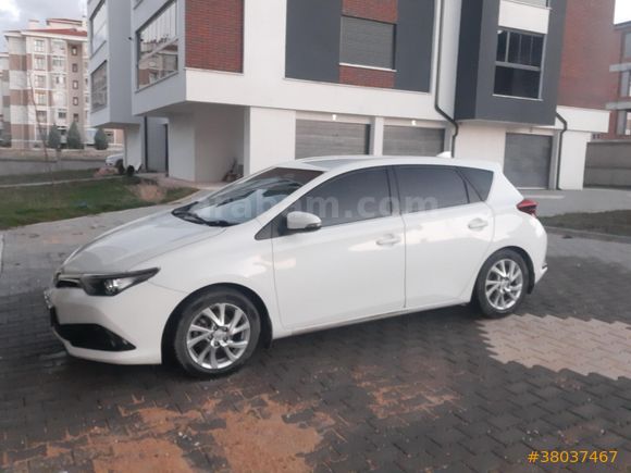 Sahibinden Toyota Auris 1.6 Active 2016 Model  182.000 km orjinal