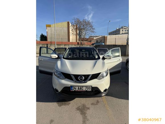 Kadın memurdan temiz cam tavanlı Nissan Qashqai 1.2 DIG-T Sky Pack 2017 Model 
