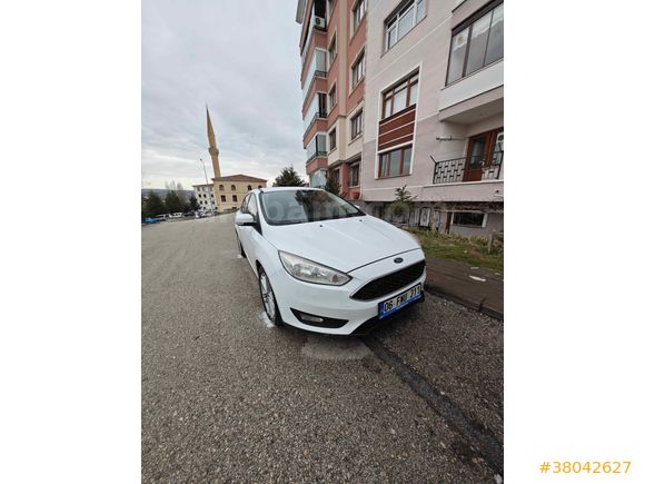 Sahibinden Ford Focus 1.6 TDCi Trend X 2017 Model  185.000 km Beyaz