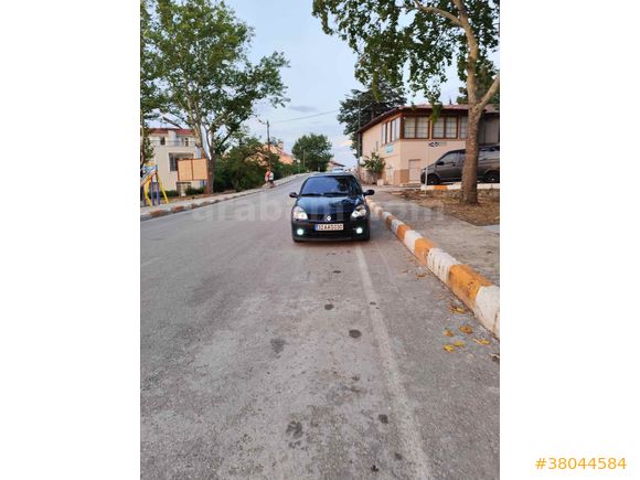 Sahibinden Renault Clio 1.6 Dynamique 2003 Model  307.000 km Lacivert