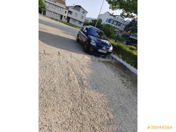 Sahibinden Renault Clio 1.6 Dynamique 2003 Model  307.000 km Lacivert