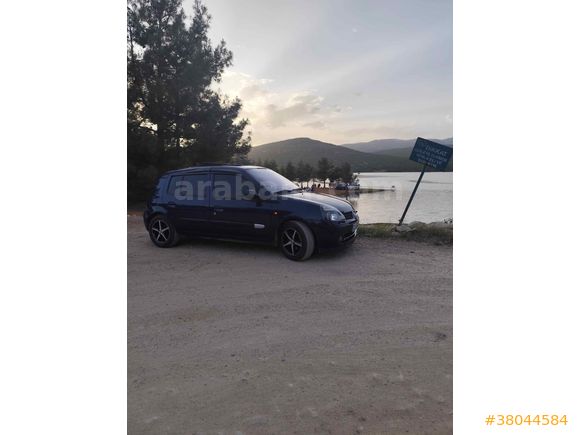 Sahibinden Renault Clio 1.6 Dynamique 2003 Model  307.000 km Lacivert