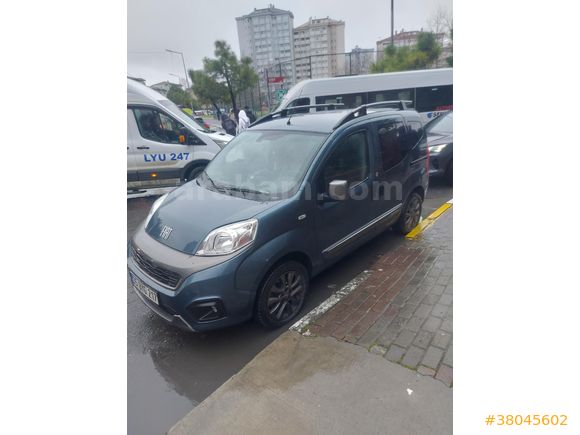 Sahibinden Fiat Fiorino Combi 1.4 Eko Premio 2023 Model İstanbul 21.000 km Füme