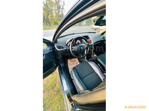 Sahibinden Peugeot 207 1.6 HDi Outdoor 2010 Model  260.000 km Siyah