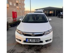 İLK SAHİBİNDEN 2013 model 2014 trafik çıkışlı Honda Civic 1.6 Elegance Eco 138.000 km Beyaz