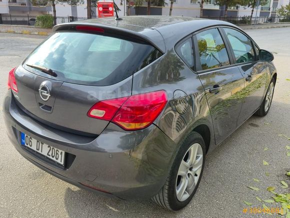 Memurdan Hatasız Boyasız Tramersiz 1.6 Düşük Km