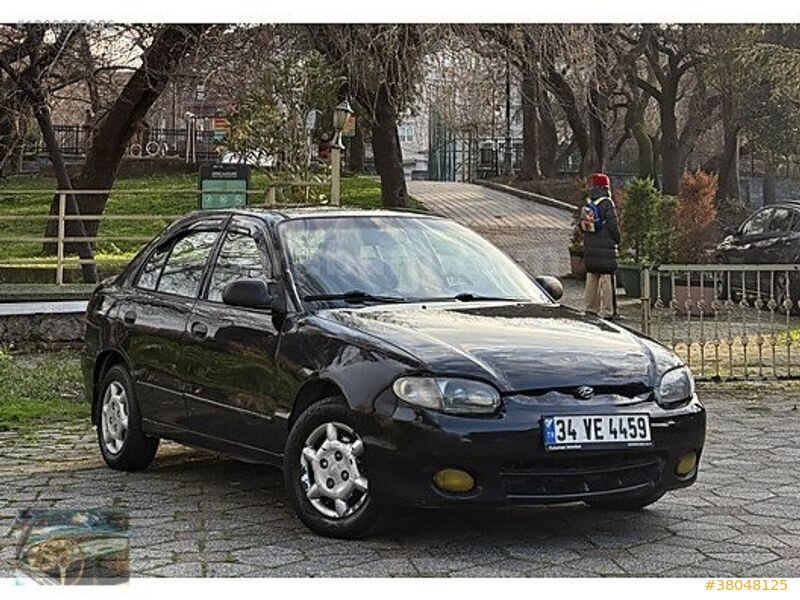 Galeriden Hyundai Accent 1.5 GLS 1999 Model İstanbul 280.000 km Siyah