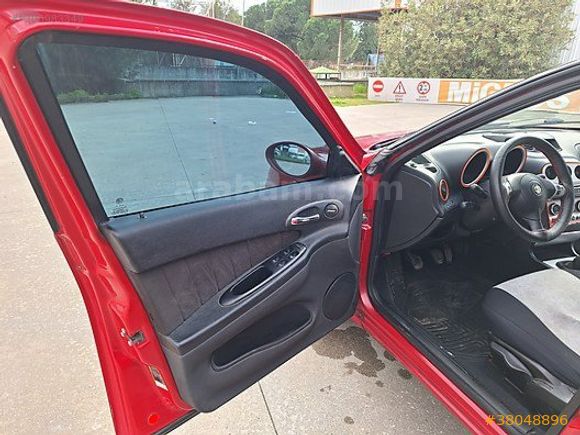 KIRMIZI ŞİMŞEK 2006 MODEL ALFA ROMEO 156 1.6 TS DİSTİNCTİVE