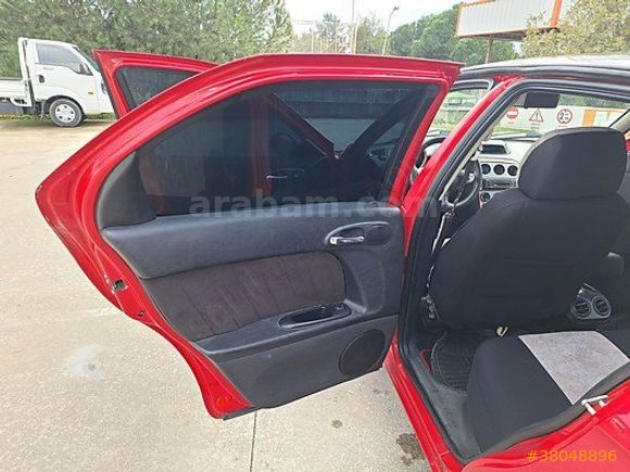 KIRMIZI ŞİMŞEK 2006 MODEL ALFA ROMEO 156 1.6 TS DİSTİNCTİVE