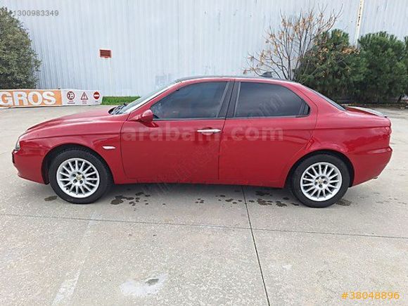 KIRMIZI ŞİMŞEK 2006 MODEL ALFA ROMEO 156 1.6 TS DİSTİNCTİVE