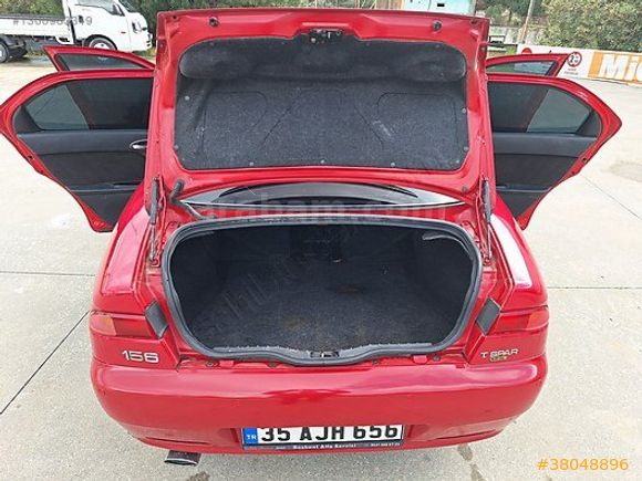 KIRMIZI ŞİMŞEK 2006 MODEL ALFA ROMEO 156 1.6 TS DİSTİNCTİVE