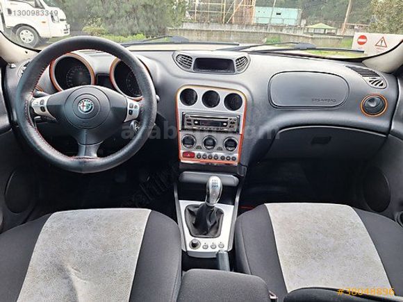 KIRMIZI ŞİMŞEK 2006 MODEL ALFA ROMEO 156 1.6 TS DİSTİNCTİVE