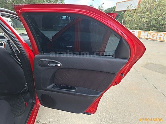 KIRMIZI ŞİMŞEK 2006 MODEL ALFA ROMEO 156 1.6 TS DİSTİNCTİVE