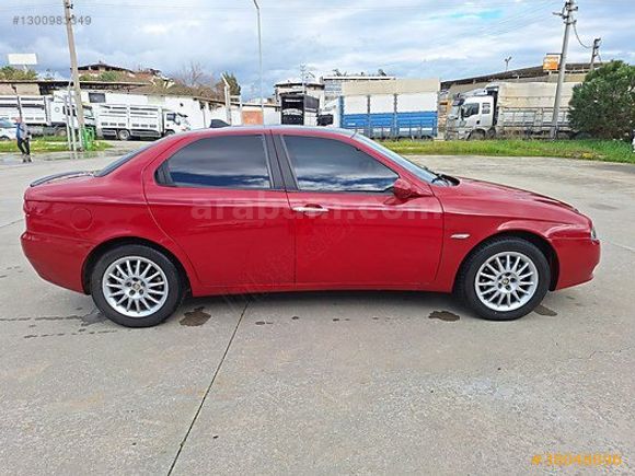 KIRMIZI ŞİMŞEK 2006 MODEL ALFA ROMEO 156 1.6 TS DİSTİNCTİVE