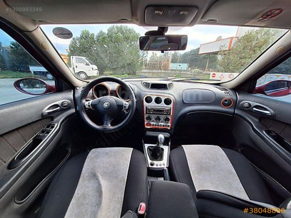 KIRMIZI ŞİMŞEK 2006 MODEL ALFA ROMEO 156 1.6 TS DİSTİNCTİVE