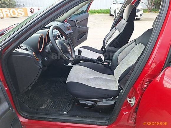 KIRMIZI ŞİMŞEK 2006 MODEL ALFA ROMEO 156 1.6 TS DİSTİNCTİVE