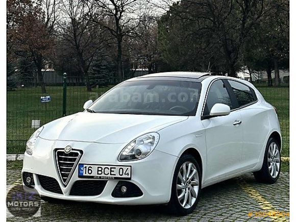 İKİZ MOTORS GİULİETTA 42BİN KM CAM TAVAN OTMATİK 170HP