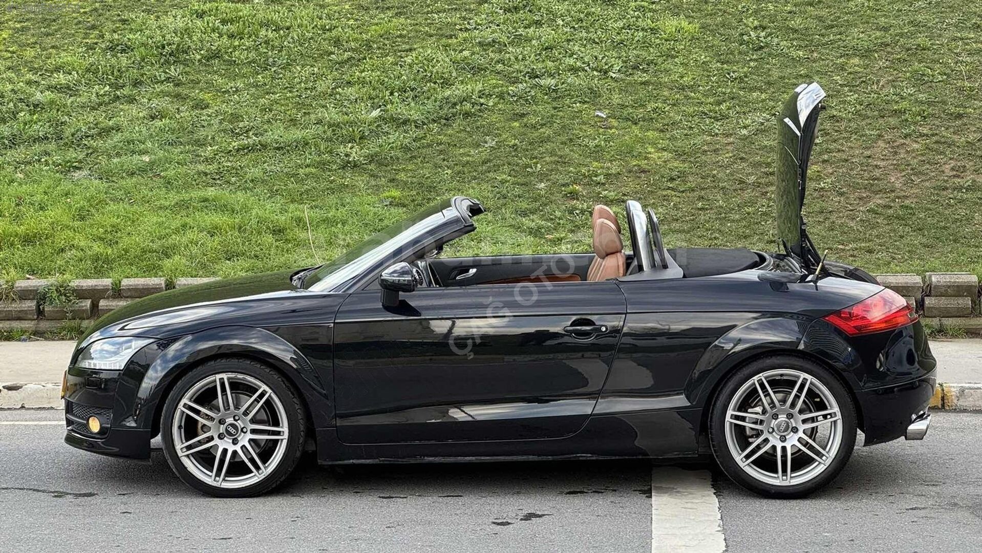 Galeriden Audi TT 2.0 TFSI 2008 Model İstanbul 215.000 km Siyah 5