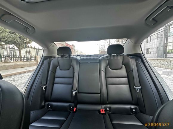 Sahibinden Volvo S60 2.0 B5 Plus Dark 2023 Model 