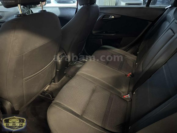 BRN MOTORS'DAN..2017 FİAT EGEA HB LOUNGE PLUS 87.500 KM'DE..