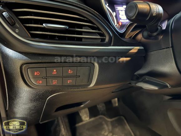BRN MOTORS'DAN..2017 FİAT EGEA HB LOUNGE PLUS 87.500 KM'DE..
