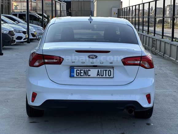 17 BİNDE 2025 7.AY ÇIKIŞLI SERVİS BAKIMLI FOCUS