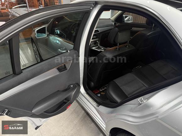 S GARAGE'den 2012 model 2 parça boyalı EMSALSİZ LPG Lİ