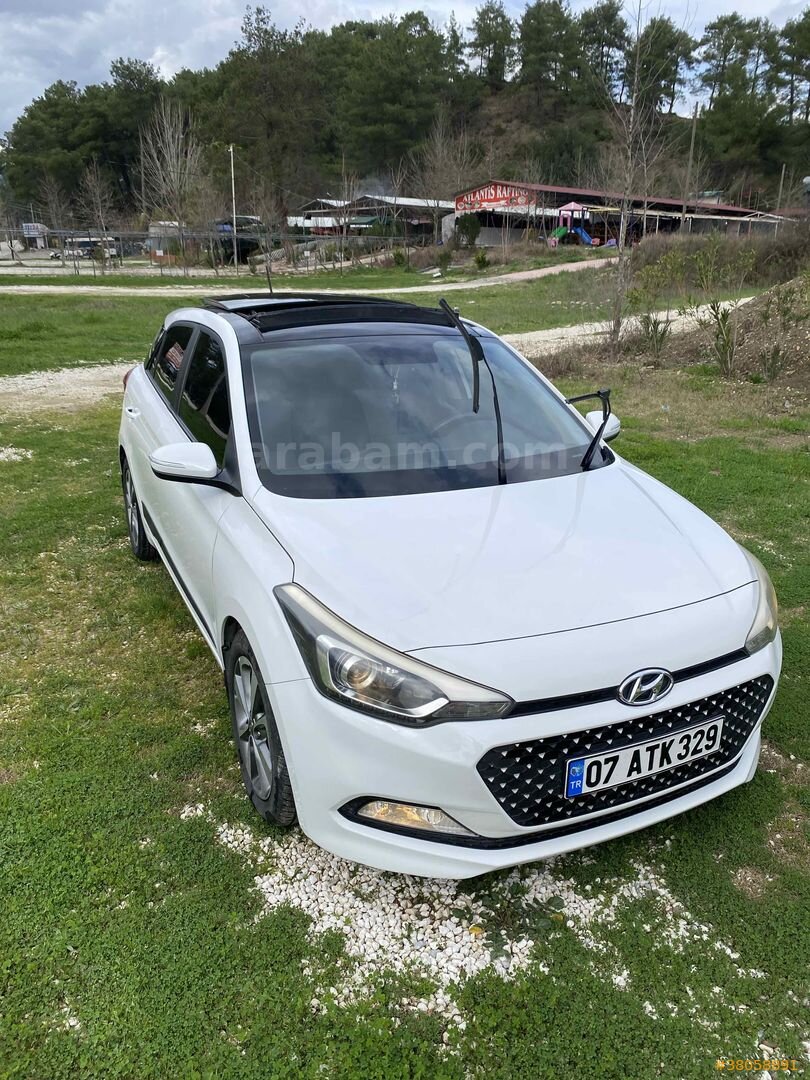 Sahibinden Hyundai i20 1.4 CRDi Elite Smart 2016 Model Antalya 142.000 km Beyaz 4