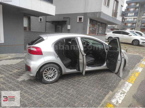 2015 KIA RİO 1.4 CRDI 200000 KM MASRAFSIZ HATASIZ BOYASIZ