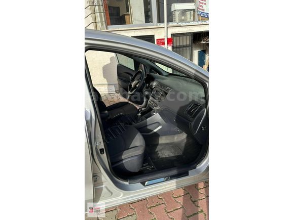 2015 KIA RİO 1.4 CRDI 200000 KM MASRAFSIZ HATASIZ BOYASIZ