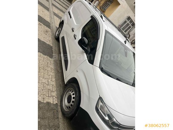 Sahibinden Citroen Berlingo 1.5 BlueHDI 2023 Model  84.000 km Beyaz