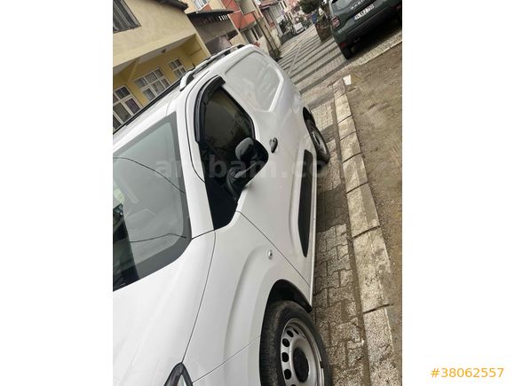Sahibinden Citroen Berlingo 1.5 BlueHDI 2023 Model  84.000 km Beyaz