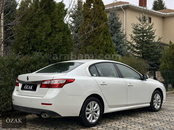 ÖZAK-2012 MODEL RENAULT LATİTUDE 1.5 DCI PRİVİLEGE NAVİGASYON