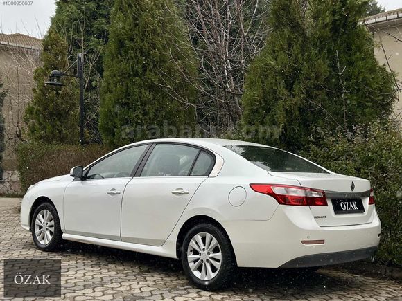 ÖZAK-2012 MODEL RENAULT LATİTUDE 1.5 DCI PRİVİLEGE NAVİGASYON