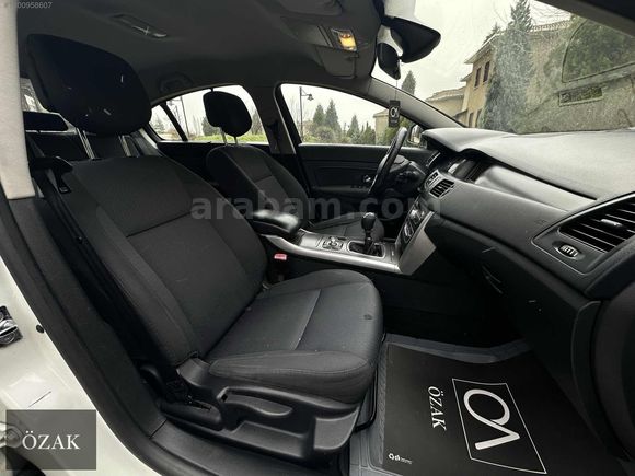 ÖZAK-2012 MODEL RENAULT LATİTUDE 1.5 DCI PRİVİLEGE NAVİGASYON