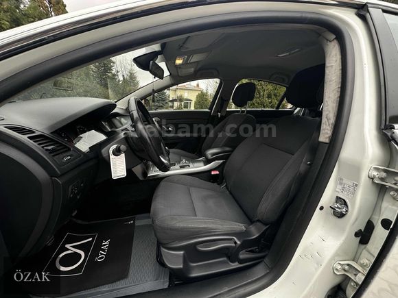 ÖZAK-2012 MODEL RENAULT LATİTUDE 1.5 DCI PRİVİLEGE NAVİGASYON