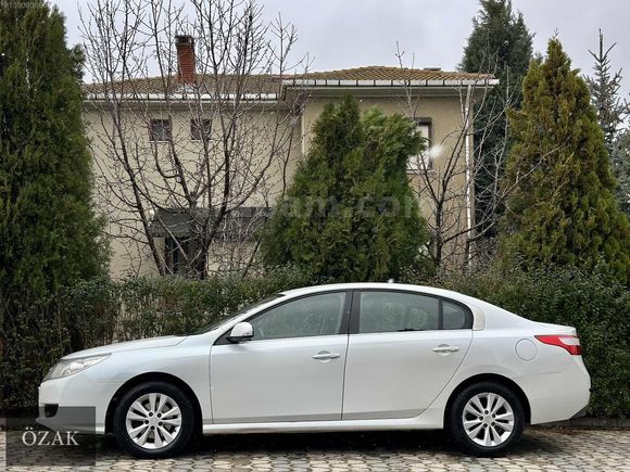 ÖZAK-2012 MODEL RENAULT LATİTUDE 1.5 DCI PRİVİLEGE NAVİGASYON