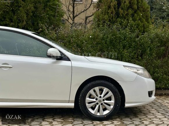 ÖZAK-2012 MODEL RENAULT LATİTUDE 1.5 DCI PRİVİLEGE NAVİGASYON