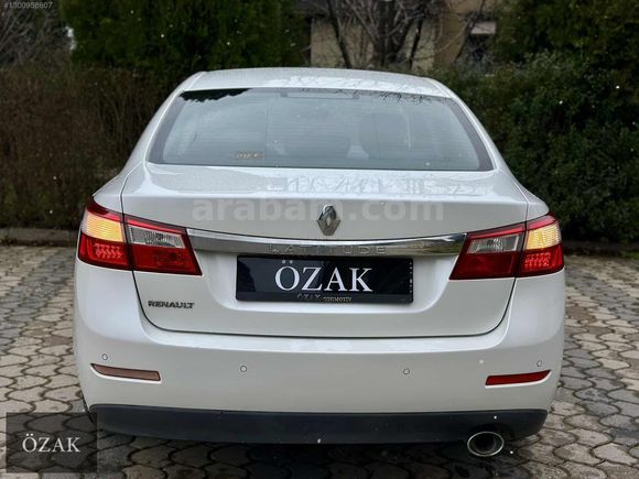ÖZAK-2012 MODEL RENAULT LATİTUDE 1.5 DCI PRİVİLEGE NAVİGASYON