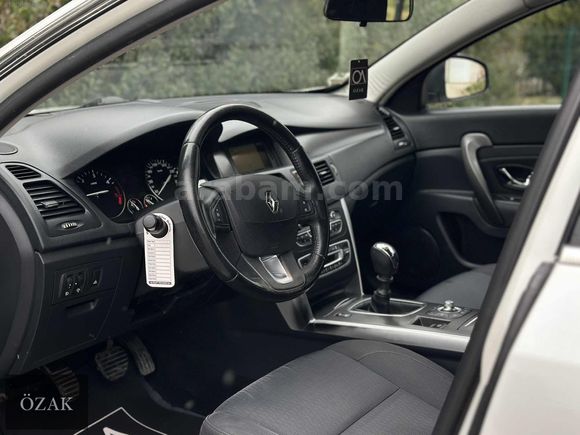 ÖZAK-2012 MODEL RENAULT LATİTUDE 1.5 DCI PRİVİLEGE NAVİGASYON