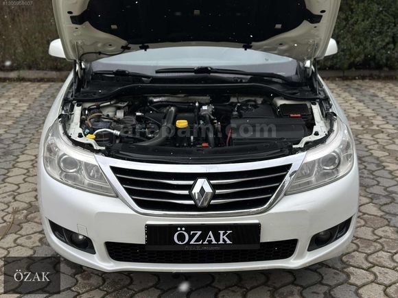 ÖZAK-2012 MODEL RENAULT LATİTUDE 1.5 DCI PRİVİLEGE NAVİGASYON