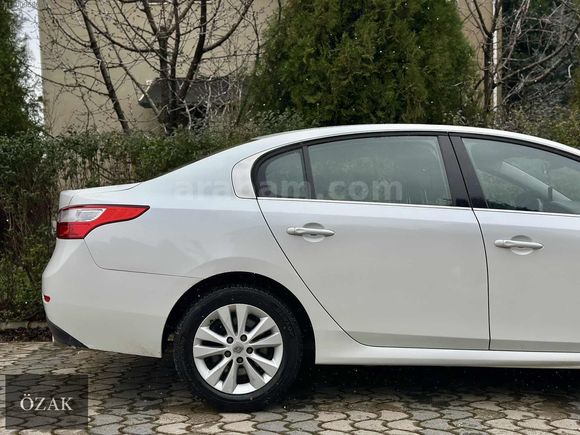 ÖZAK-2012 MODEL RENAULT LATİTUDE 1.5 DCI PRİVİLEGE NAVİGASYON