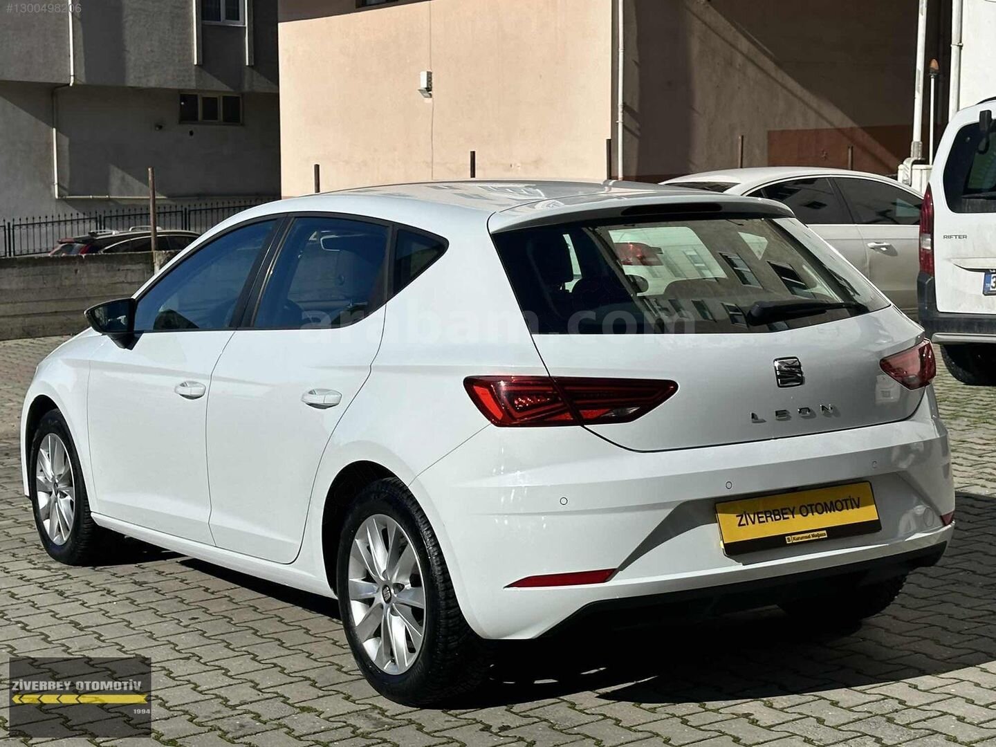 Galeriden Seat Leon 1.2 TSI Style 2018 Model İstanbul 70.000 km Beyaz 4